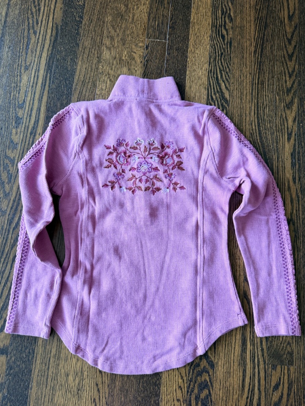 Sundance Pink Floral Embroidered thermal Henley small petite - Picture 2 of 3